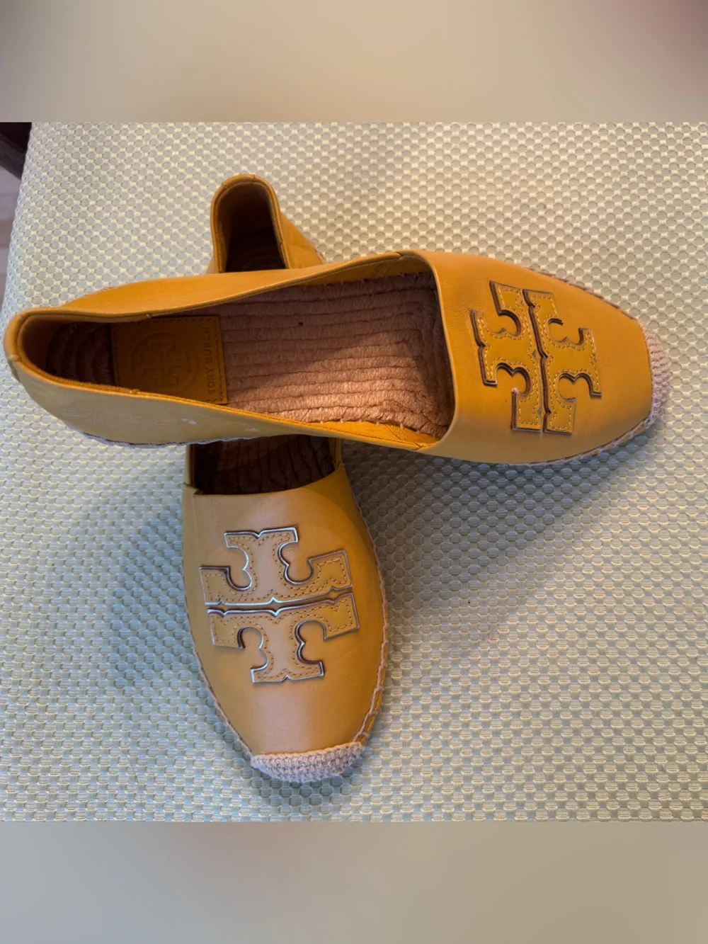 Classic Tory Burch Size 9 Mustard Yellow Leather Logo Espadrille Flats. NEW